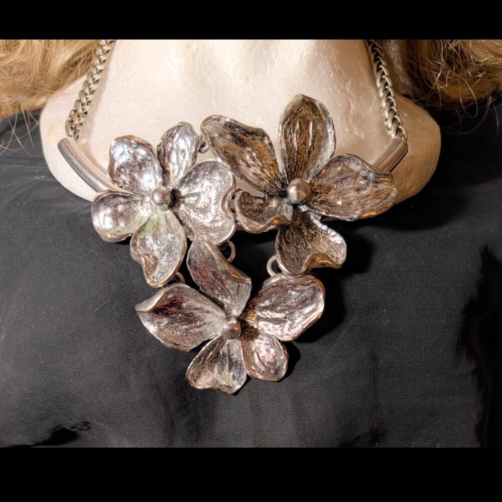 Vintage 90s Silver Tone Triple Flower Statement Necklace